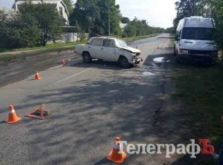 Под Кременчугом столкнулись микроавтобус и ВАЗ Под Кременчугом столкнулись микроавтобус и ВАЗ