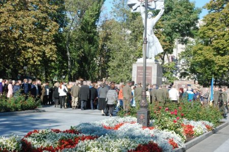 В День Города кременчужане почтили память погибших во Второй мировой войне