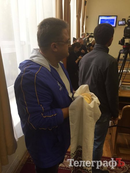 Сессия Кременчугского горсовета 12 октября: новые тарифы на тепло, Алитус, платные услуги в больницах