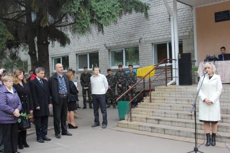 На будівлі колегіуму № 25 відкрили меморіальні дошки учасникам АТО Степану Уссу та Олегу Довбні