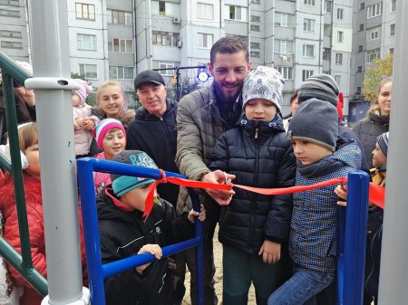 На Молодіжному відкрили дитячий майданчик в рамках Громадського бюджету