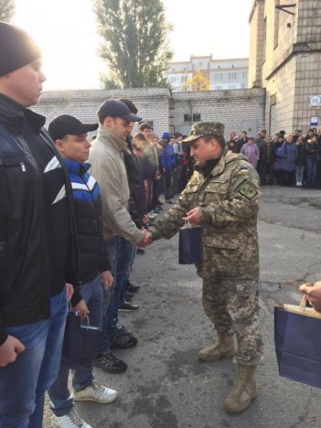 27 кременчуцьких призовників провели до лав Збройних сил України