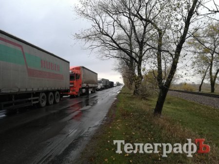 «Город не знал, что ученья идут»: На дамбе Кременчугского водохранилища собралась пробка из фур