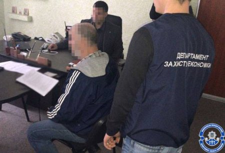 На Полтавщине из-за взятки полицейскому таможенник рискует попасть за решетку на 8 лет