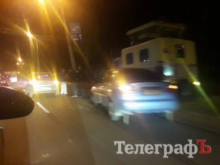 ДТП у Кременчуці: зіштовхнулись Renault Logan та Daewoo Lanos ДТП у Кременчуці: зіштовхнулись Renault Logan та Daewoo Lanos