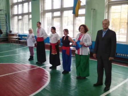 Бойовий гопак в Черкасах показали кременчуцькі «Козачата»