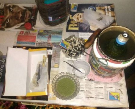 Кременчужанин зберігав вдома близько півкілограма наркотиків Кременчужанин зберігав вдома близько півкілограма наркотиків