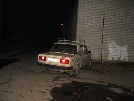 В Кременчуге неизвестные на угнанном ВАЗе врезались в электрощитовую