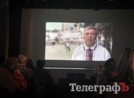 «Єдина сумка, куди можна було покласти речі, я у першу чергу взяв вишиванку», - переселенець з Луганська