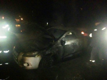 Ночью в центре Кременчуга подожгли машину