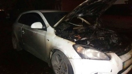 Ночью в центре Кременчуга подожгли машину