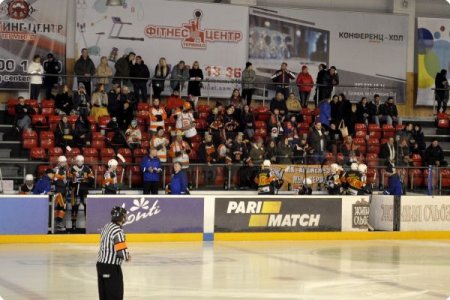 Хокеїсти «Кременчука» вирвали перемогу в «Білого Барса» лише в овертаймі