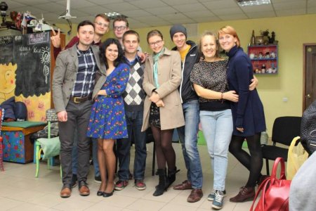 А ви зробили б знижку меру, який стоїть у черзі за шаурмою?