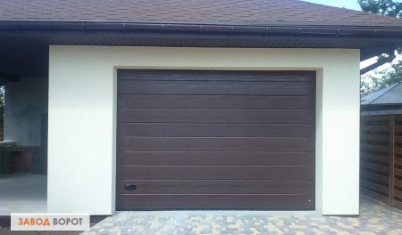 Разница между секционными и рулонными воротами в Кременчуге от завод-ворот.in.ua