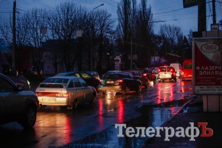 В Кременчуге на Халаменюка столкнулись Volkswagen и BYD: движение затруднено