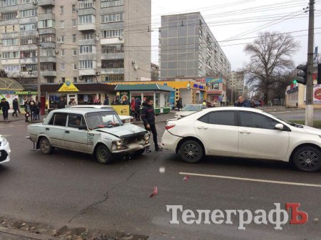 В Кременчуге на Керченской ВАЗ «догнал» Toyota