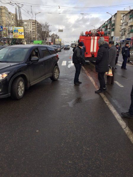 В Кременчуге столкнулись Mazda и пожарная машина