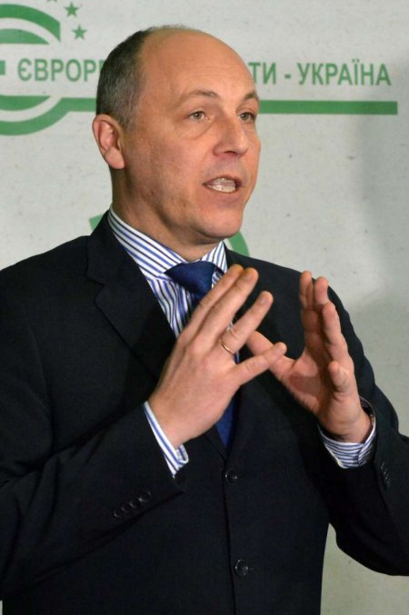 Голова Верховної Ради Андрій Парубій наголошує, що жодних змін до сьомої статті Закону про освіту вноситись не будуть