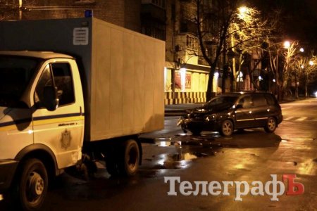 В Кременчуге столкнулись Kia и «автозак» В Кременчуге столкнулись Kia и «автозак»