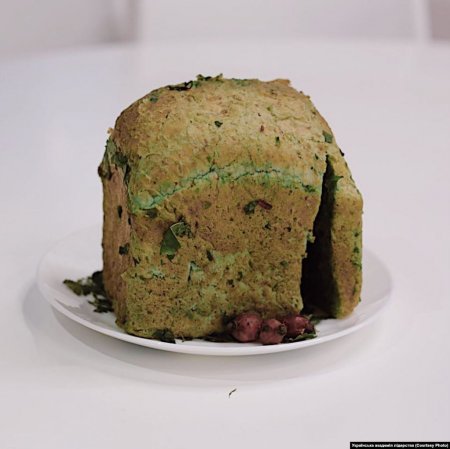 ХЛІБ — тісто з перетертої кори зі жменькою висівок та листям лободи