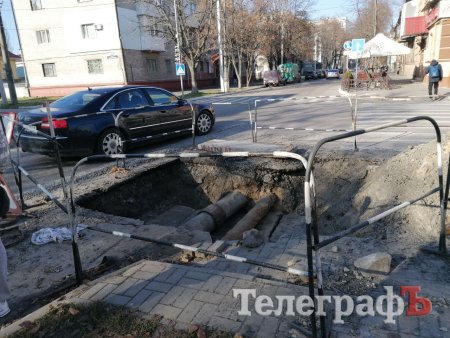 Об 11.28 ніяких аварійно-відновлювальних робіт на розі Шевченка-Мазепи не спостерігається