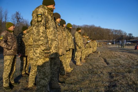 Після урочистого шикування були проведені стрільби. В ході виконання вправи стрільб сержанти підтвердили свій професіоналізм та показали хороші результати.