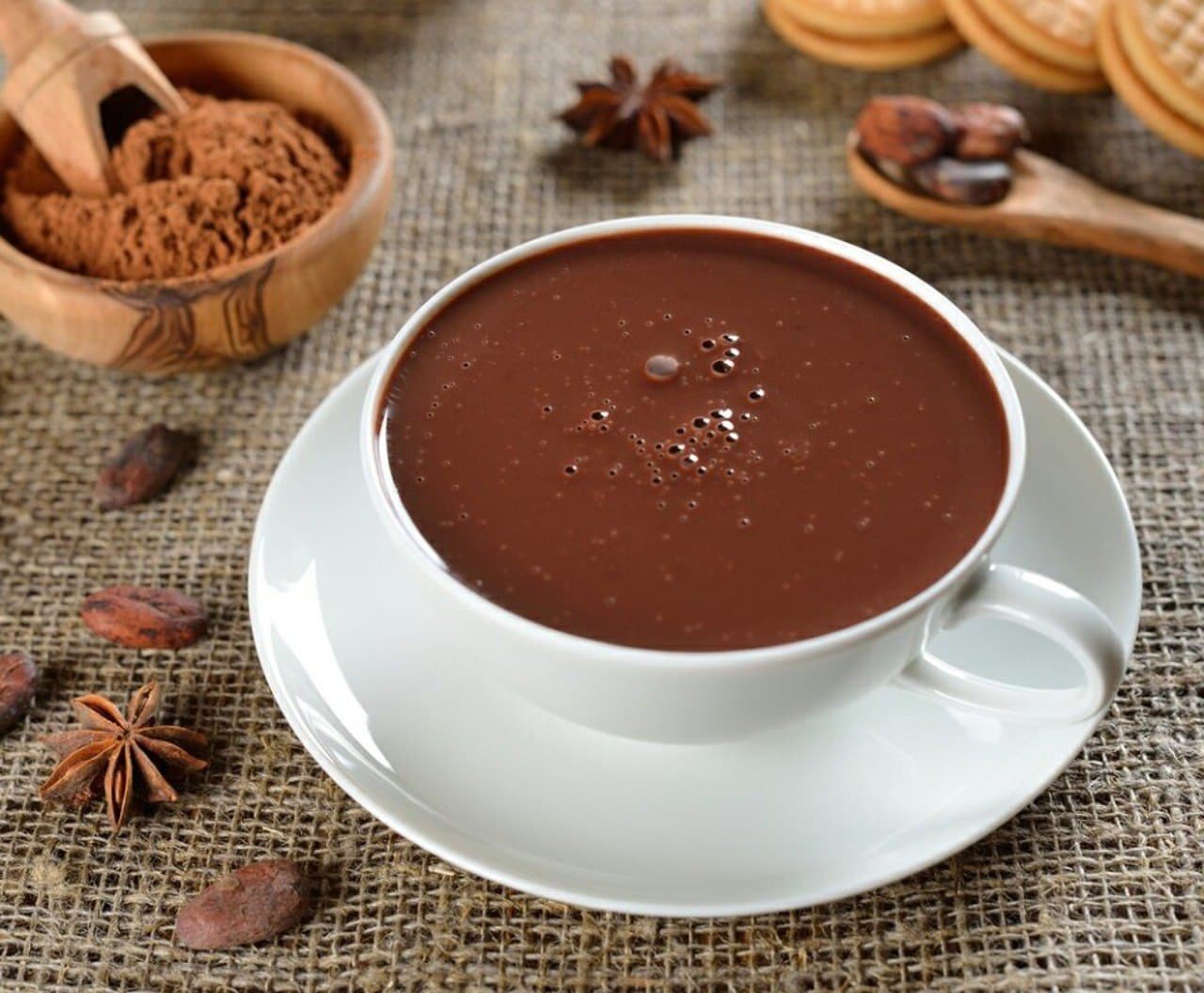 Горячий шоколад без шоколада. Горячий шоколад. Шоколад напиток. Горячий шоколад с пряностями. Смесь для горячего шоколада.