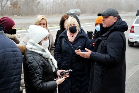 Начальник управління з експлуатації КПВВ в Донецькій області ДП «Реінтеграція та відновлення» Андрій Терешонок розповів про роботу сервісного центру