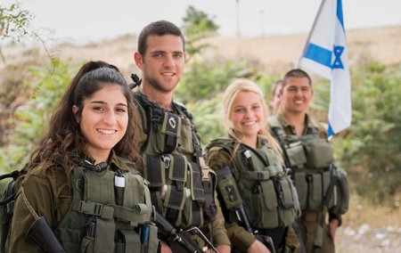 Дівчата в армії оборони Ізраїлю