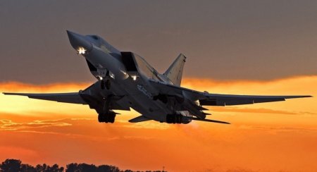 Рашистський Ту-22М3 з ракетами Х-22, ілюстративне фото довоєнних часів