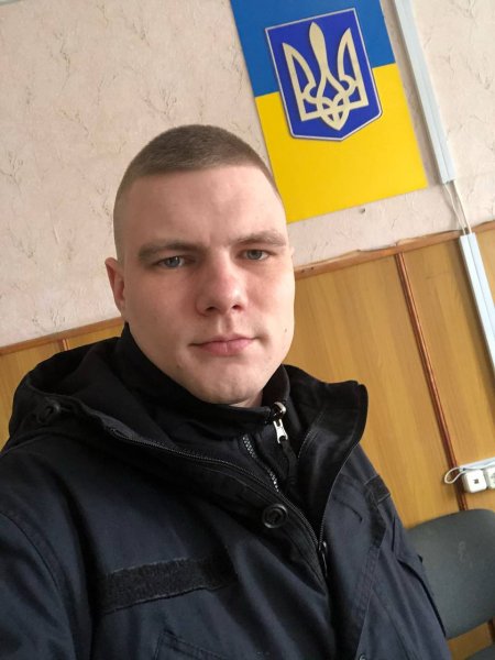 У 2011-2014 роках Владислав проходив військову службу в Севастополі, зараз працює у поліції