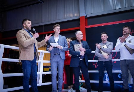 На фото батько Сергія Олександр Радченко третій ліворуч