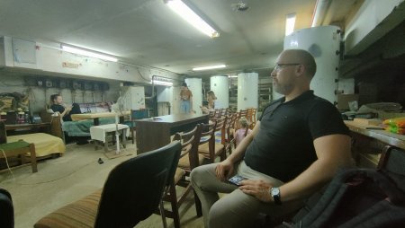 Лукаш святкує своє День народження в одному з укриттів у Кременчуці