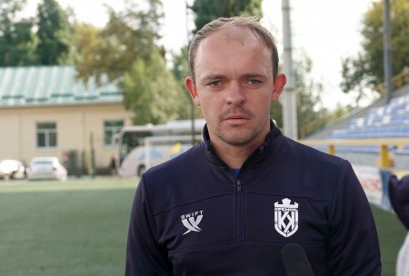 Тренер Роман Локтіонов у новій формі