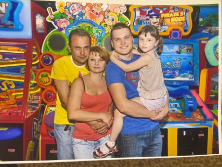Родина Лабунських: Вікторія з чоловіком та дітьми