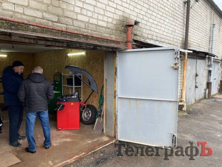 Майстерня у гаражі