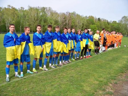 Брат проти брата. Футболісти «Кременя» зіграли у благодійному матчі на підтримку ЗСУ