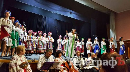 75-та річниця Р.Кириченко.Тетяна Булат разом зі своїм  колективом КПЛ ім.А.С.Макаренка