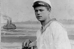 "На моїх очах гинули кораблі і люди...", - згадує військовий моряк Північного флоту Степан Калюк "На моїх очах гинули кораблі і люди...", - згадує військовий моряк Північного флоту Степан Калюк