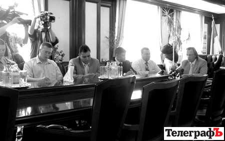 «Приват» закріпився на «Укртатнафті» «Приват» закріпився на «Укртатнафті»