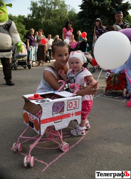 В Кременчуге прошел Парад колясок (ВИДЕО) В Кременчуге прошел Парад колясок (ВИДЕО)
