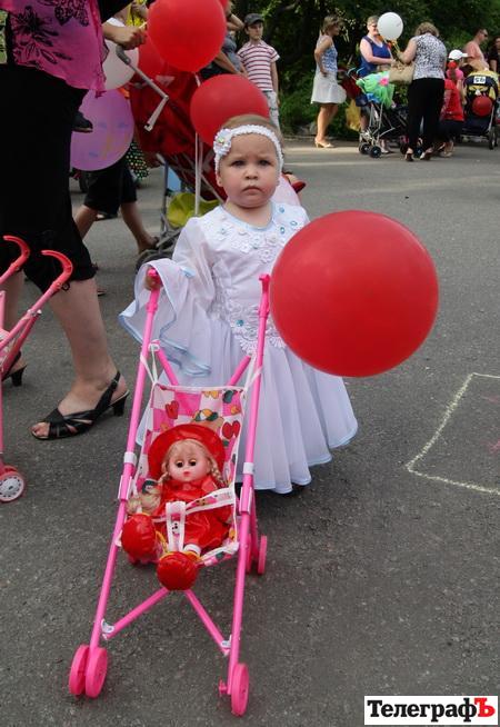 В Кременчуге прошел Парад колясок (ВИДЕО) В Кременчуге прошел Парад колясок (ВИДЕО)