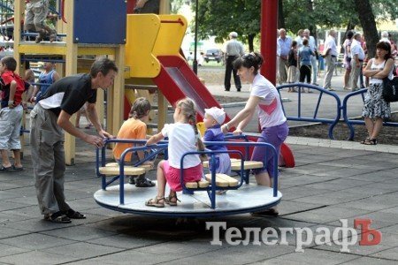 В Кременчуге открыли сквер «Сосновый» после реконструкции В Кременчуге открыли сквер «Сосновый» после реконструкции
