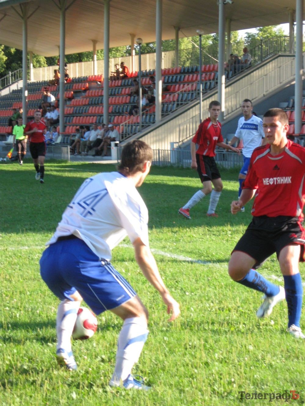 ФУТБОЛ. Чемпионат Кременчуга. «Водоканал» разгромил «Нефтяник», «Горняк» увёз три очка из Светловодска. ФУТБОЛ. Чемпионат Кременчуга. «Водоканал» разгромил «Нефтяник», «Горняк» увёз три очка из Светловодска.