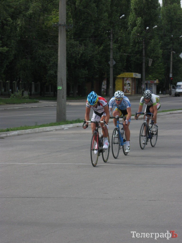 ВЕЛОСПОРТ. Чемпионат Украины среди юниоров. В Кременчуге прошла многодневная гонка. ВЕЛОСПОРТ. Чемпионат Украины среди юниоров. В Кременчуге прошла многодневная гонка.