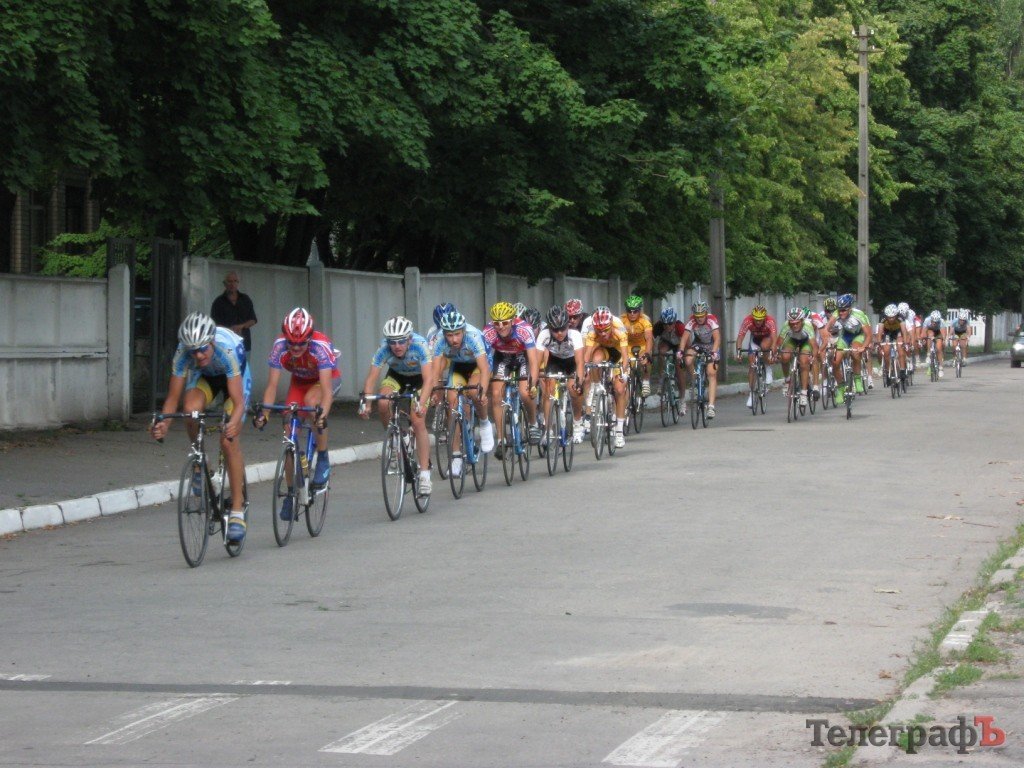 ВЕЛОСПОРТ. Чемпионат Украины среди юниоров. В Кременчуге прошла многодневная гонка. ВЕЛОСПОРТ. Чемпионат Украины среди юниоров. В Кременчуге прошла многодневная гонка.