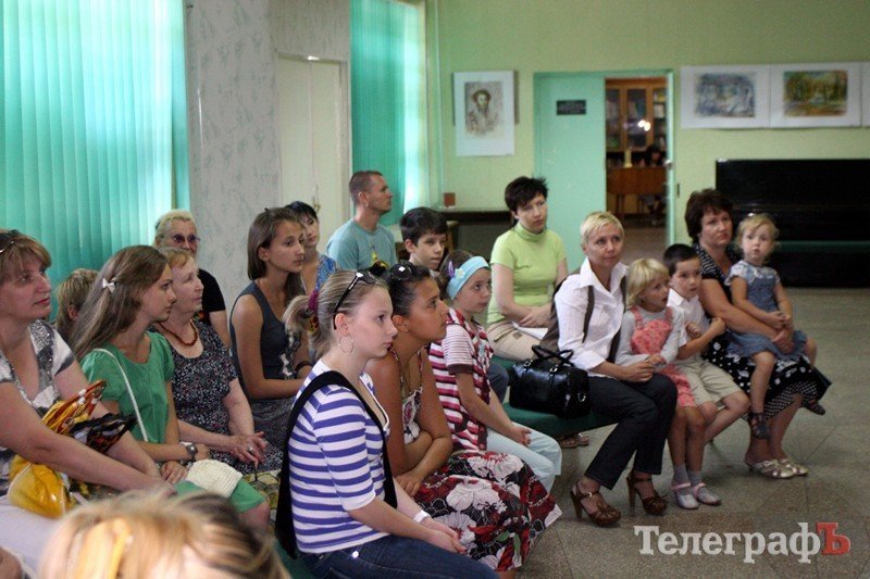 В Кременчуге открылась выставка художественной школы «Око» В Кременчуге открылась выставка художественной школы «Око»