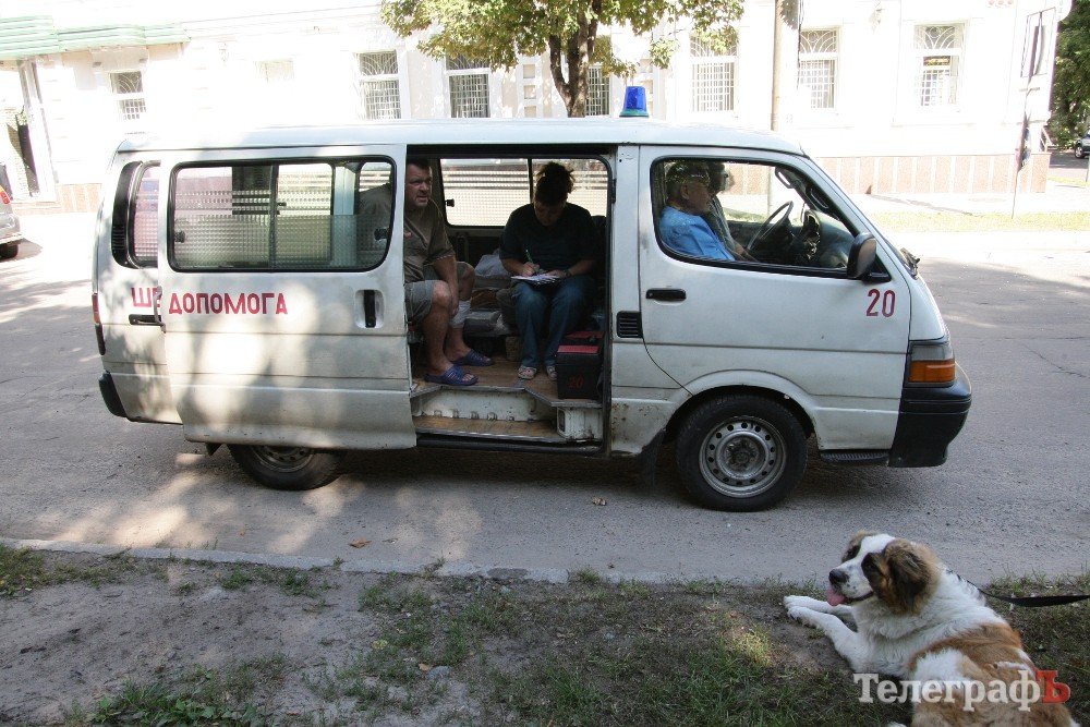 В центре Кременчуга внедорожник Toyota перевернул «Запорожец» (ФОТО) В центре Кременчуга внедорожник Toyota перевернул «Запорожец» (ФОТО)