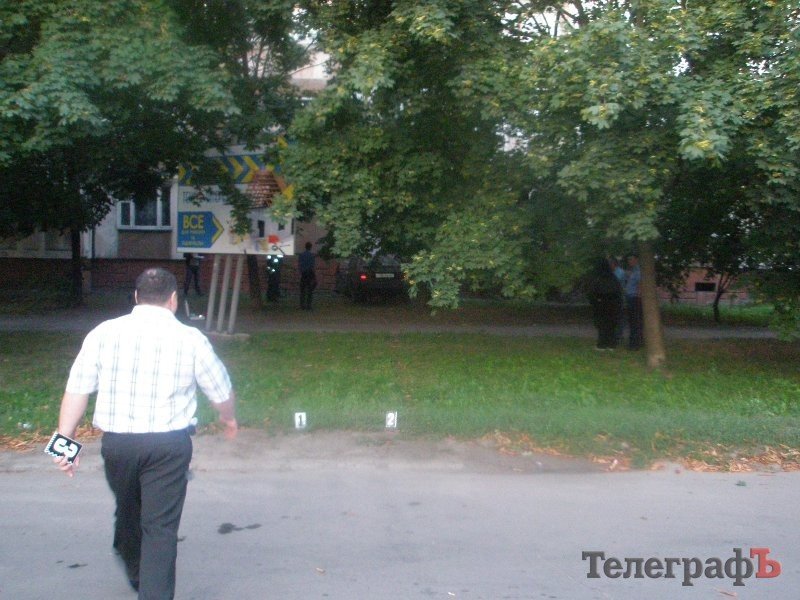 В Кременчуге иномарка врезалась в девятиэтажку. Есть жертвы (ФОТО, ВИДЕО) В Кременчуге иномарка врезалась в девятиэтажку. Есть жертвы (ФОТО, ВИДЕО)