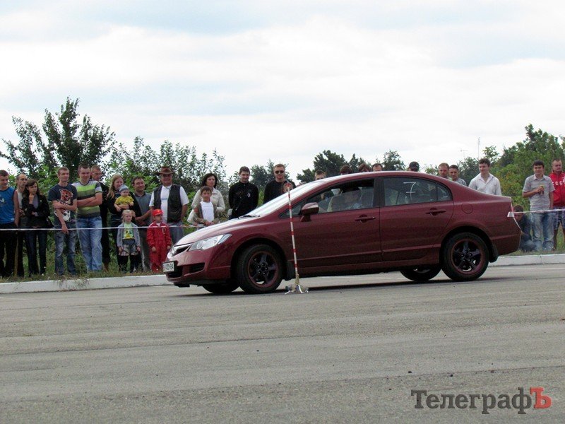 В Кременчуге возле "Простора" были гонки (ФОТОРЕПОРТАЖ) В Кременчуге возле "Простора" были гонки (ФОТОРЕПОРТАЖ)